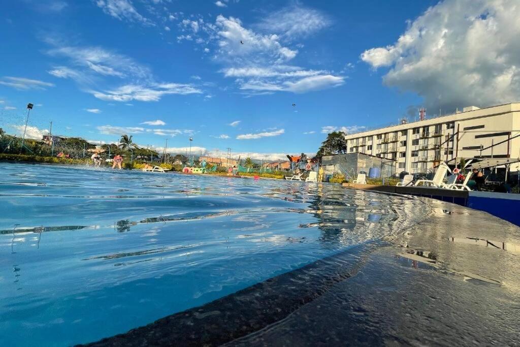 Apartamento Cerca Parque Del Cafe Con Piscina Монтенегро Экстерьер фото
