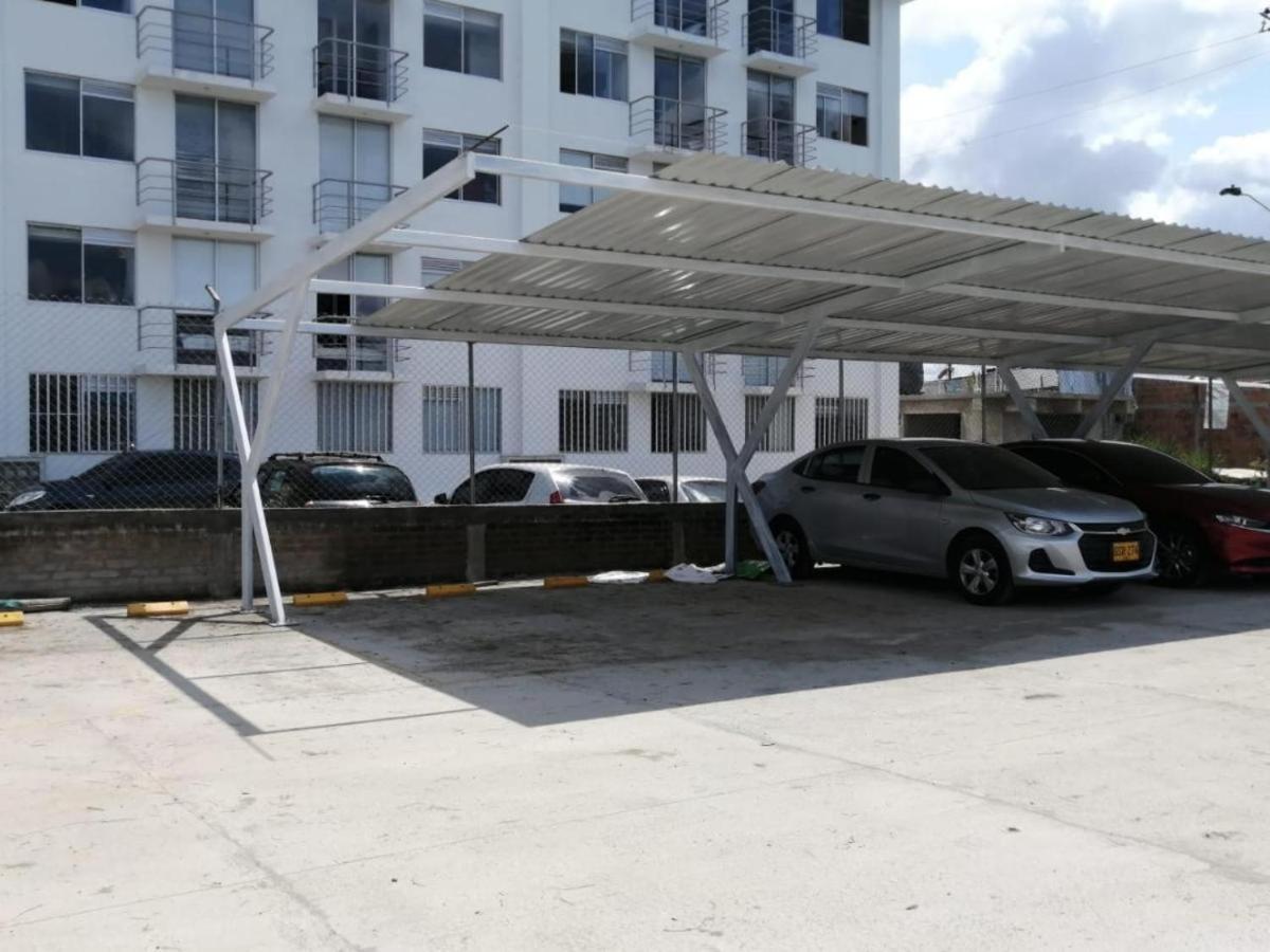Apartamento Cerca Parque Del Cafe Con Piscina Монтенегро Экстерьер фото