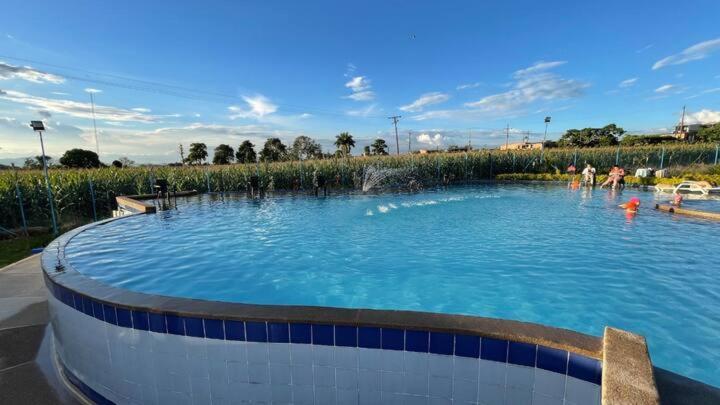 Apartamento Cerca Parque Del Cafe Con Piscina Монтенегро Экстерьер фото